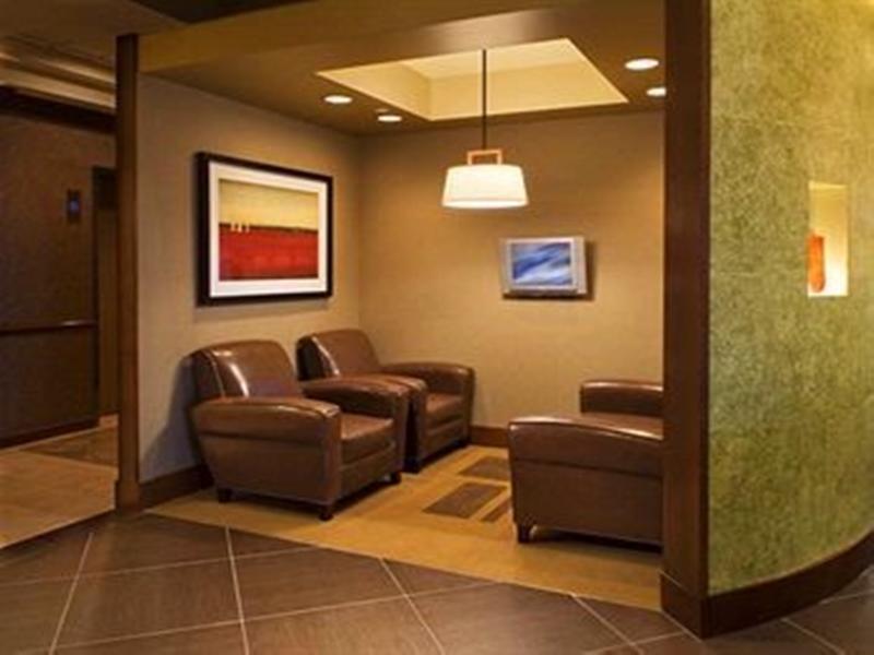 Comfort Suites Milwaukee West Экстерьер фото